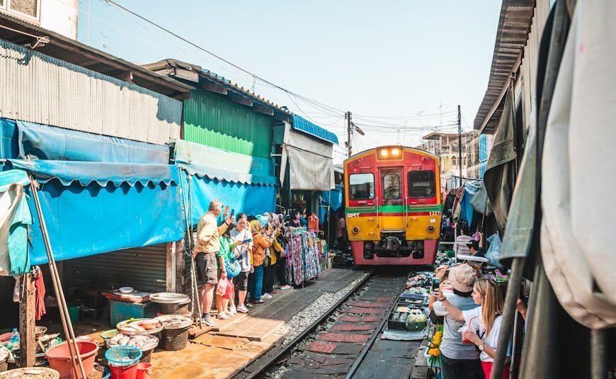 Mercato del treno a Bangkok