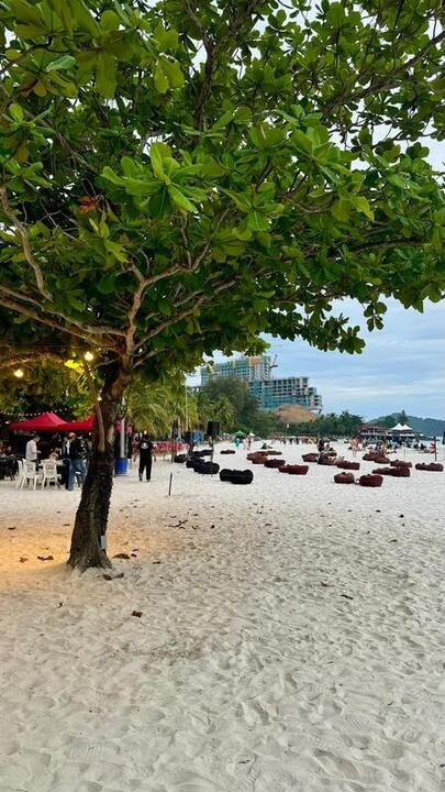 Vista sulla spiaggia a Langkawi