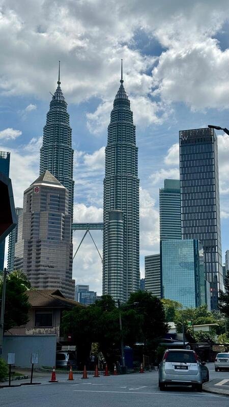 vista di giorno delle Petronas twin towers - KL